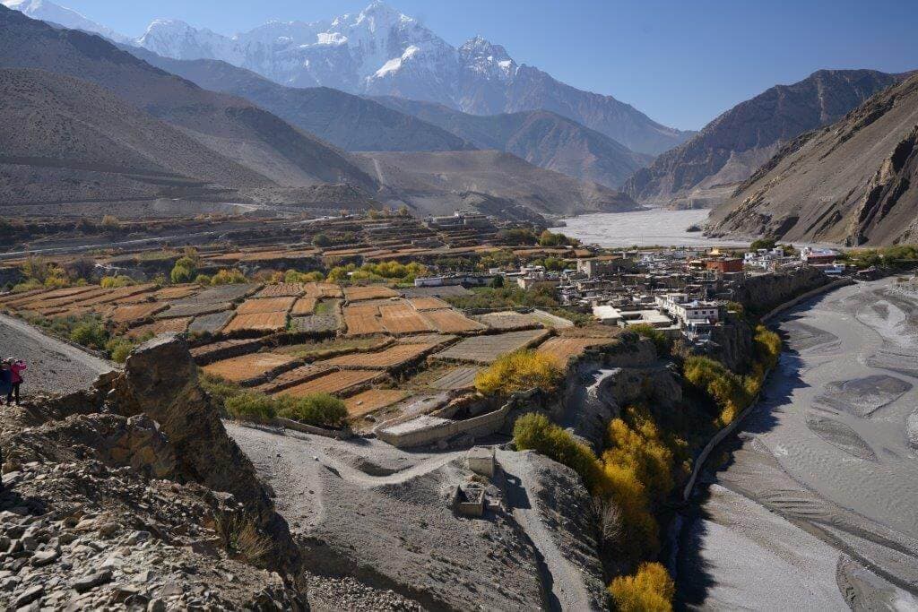 Scenic mountain path from Jomsom to Muktinath Trek